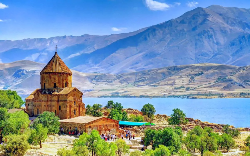 Uçaklı Van Tatvan Kemaliye Elazığ Erzincan Turu / 3 Gece Otel Konaklamalı / İstanbul Çıkışlı - 3