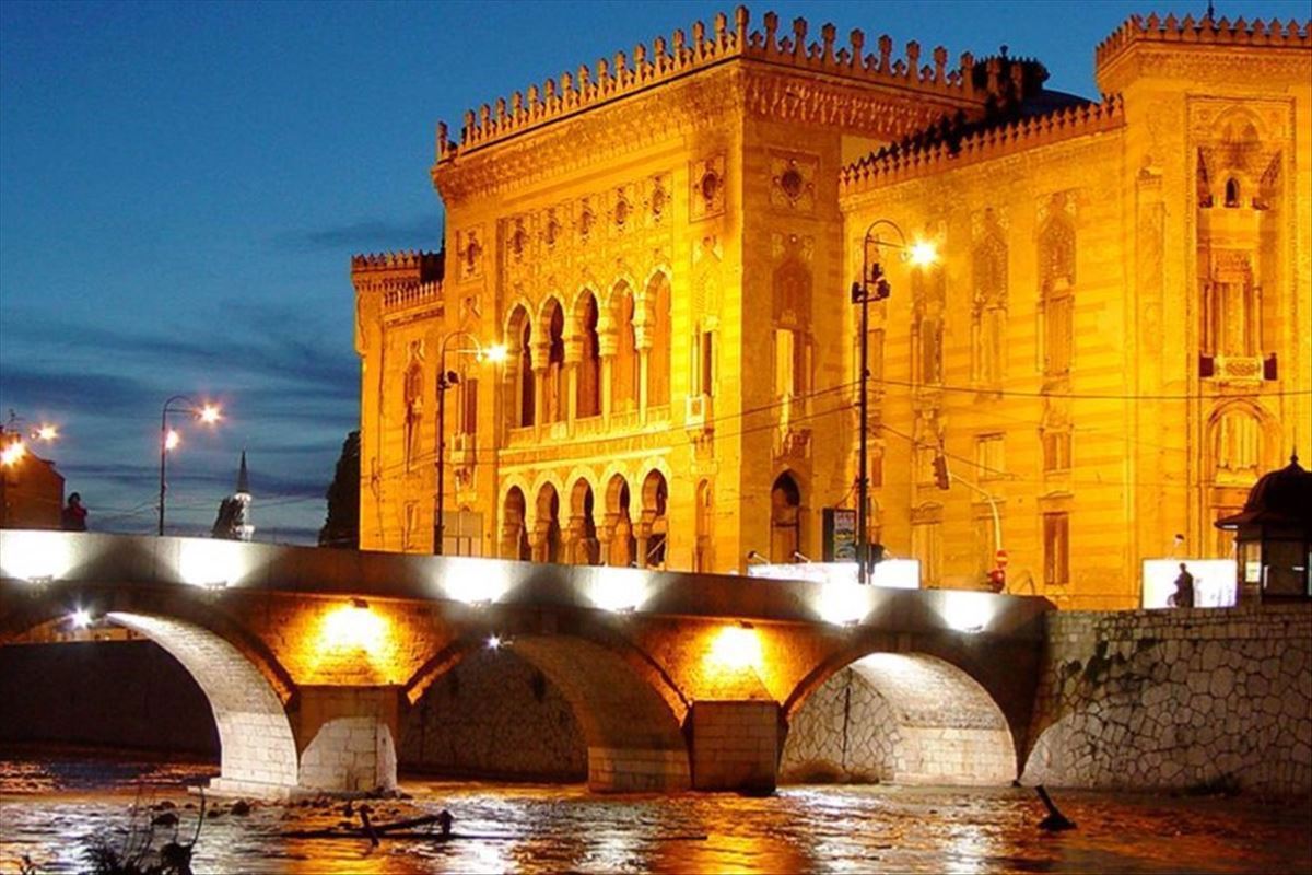 Istanbul Hareketli Buyuk Balkan Turu 9 Gunde 9 Ulke (Tum Turlar, Aksam Yemekleri ve Balkan Geceleri Dahil)